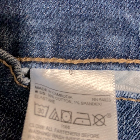 OLD NAVY SHORTS - Picture 4 of 4